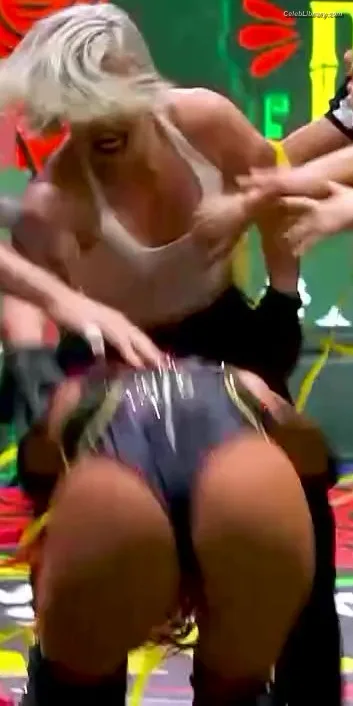 Sasha Banks photo 7 of 776