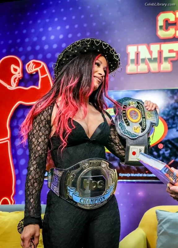 Sasha Banks photo 6 of 776