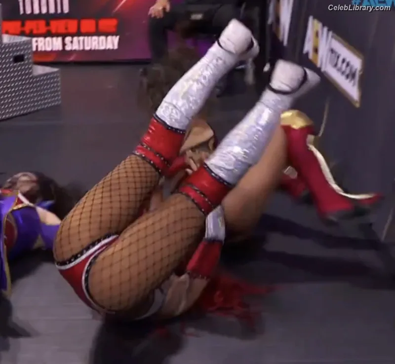 Sasha Banks photo 14 of 776