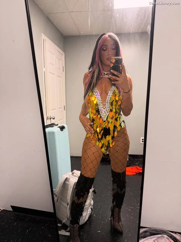 Sasha Banks photo 14 of 776