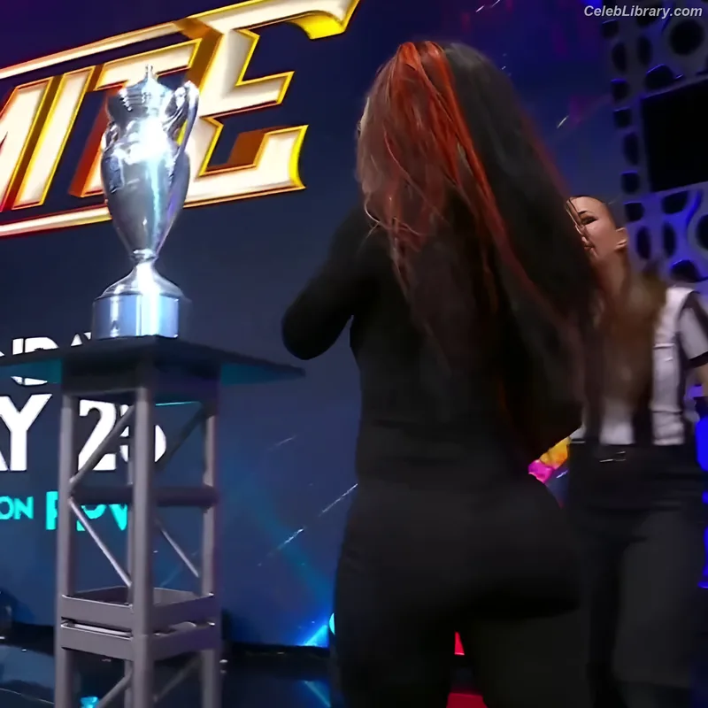 Sasha Banks photo 18 of 776