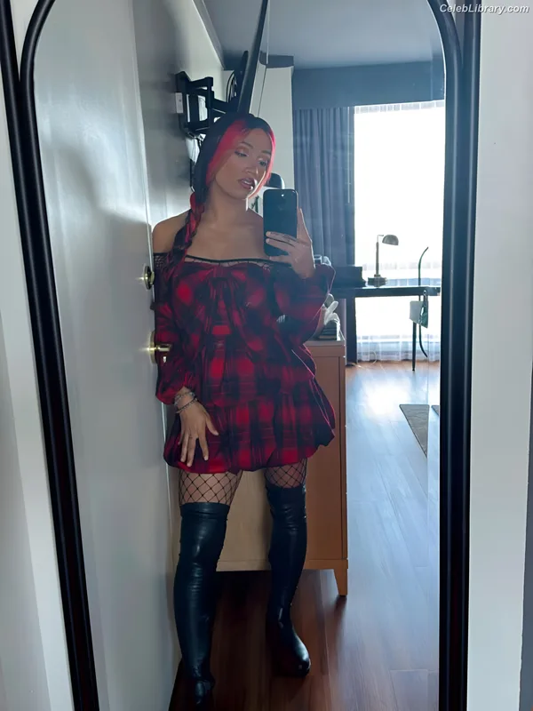 Sasha Banks photo 19 of 776