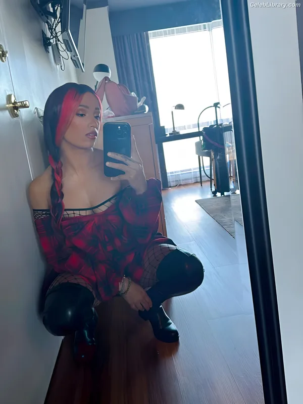 Sasha Banks photo 20 of 776