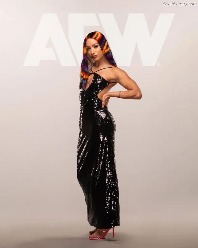 Sasha Banks photo 6 of 776