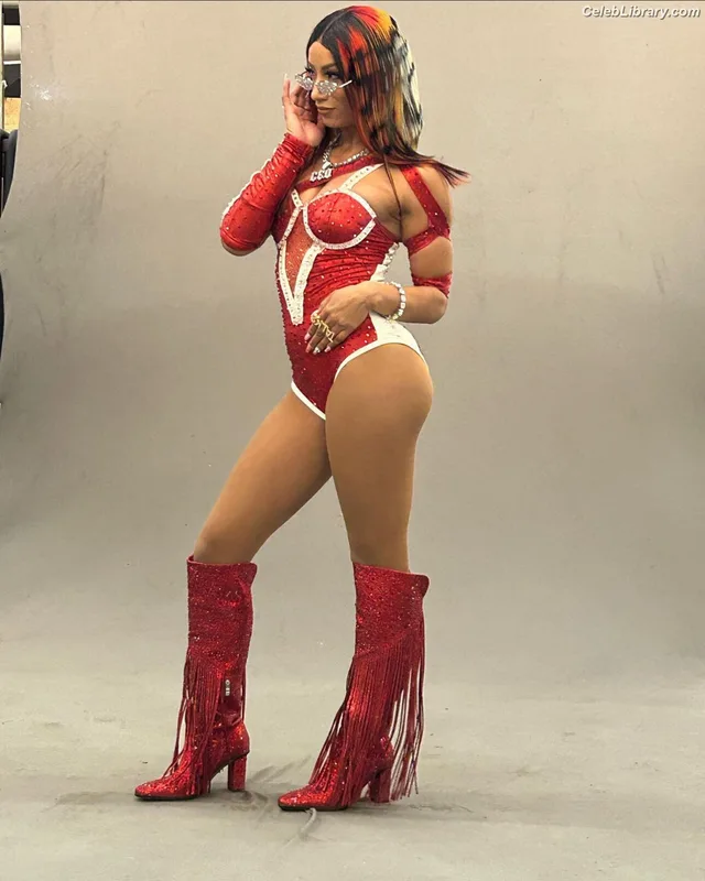 Sasha Banks photo 11 of 776
