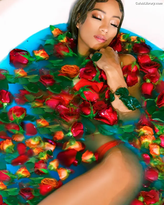 Sasha Banks photo 4 of 776