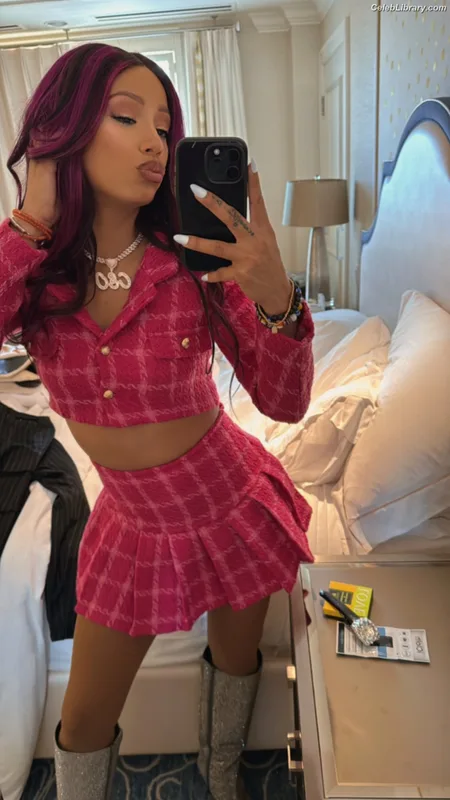 Sasha Banks photo 7 of 776