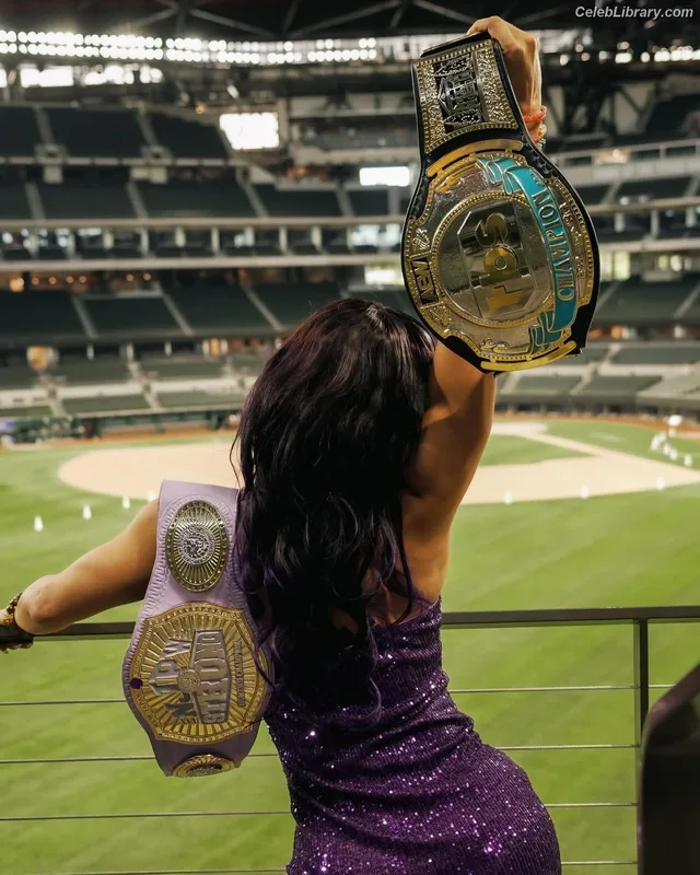Sasha Banks photo 18 of 776