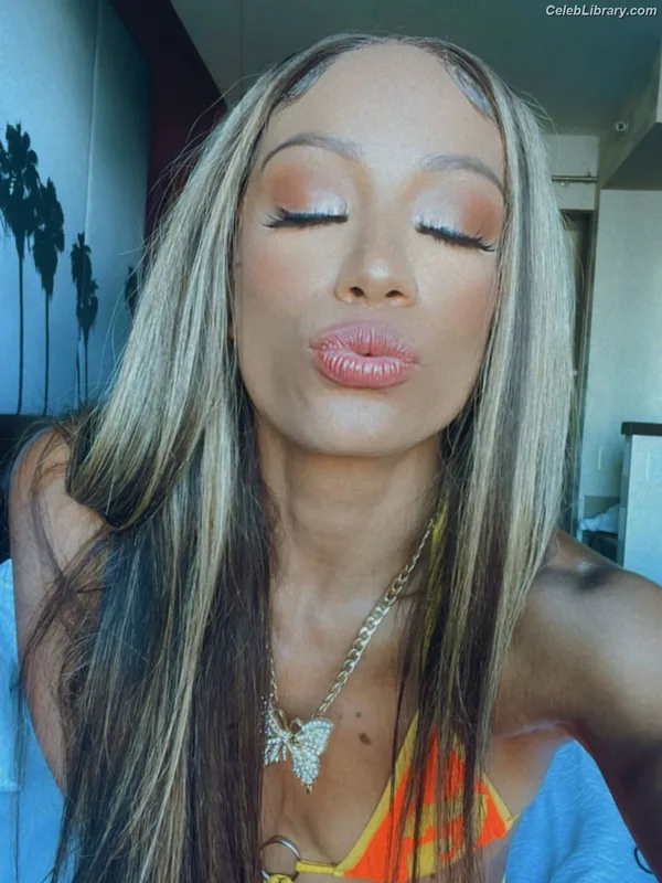 Sasha Banks photo 7 of 776