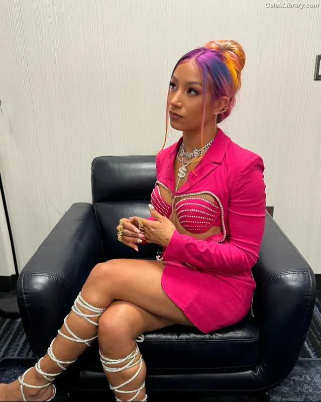 Sasha Banks photo 23 of 776