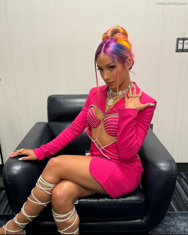 Sasha Banks photo 1 of 776