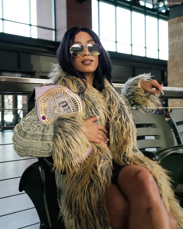 Sasha Banks photo 2 of 776