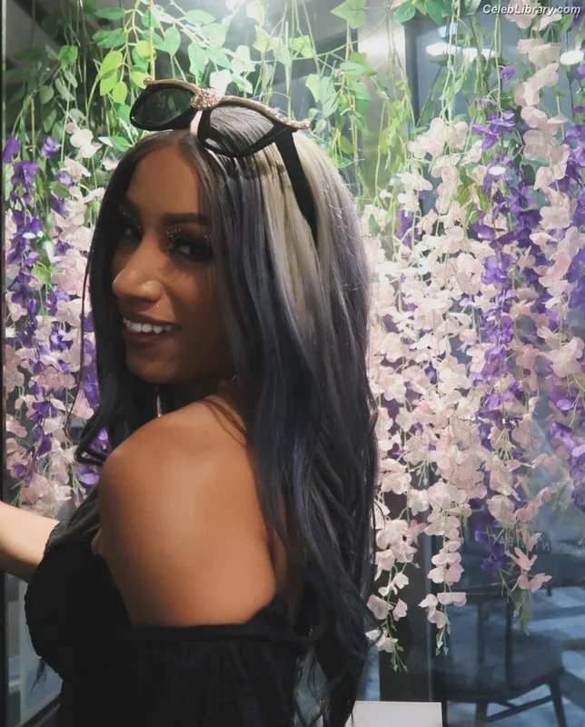 Sasha Banks photo 14 of 776