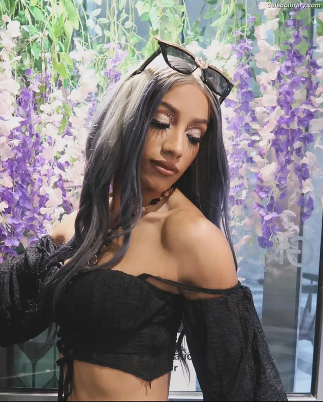 Sasha Banks photo 15 of 776