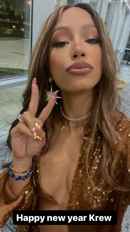 Sasha Banks photo 5 of 776