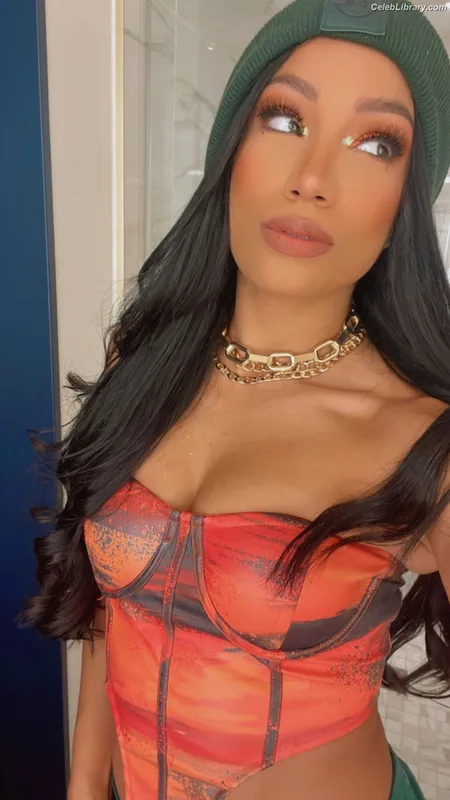 Sasha Banks photo 19 of 776