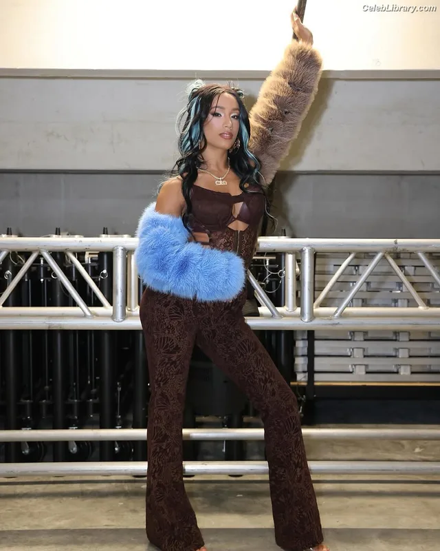 Sasha Banks photo 2 of 776