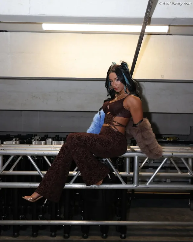 Sasha Banks photo 4 of 776