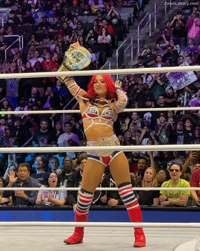 Sasha Banks photo 8 of 776