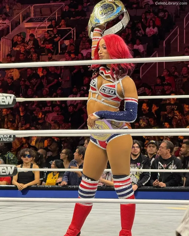 Sasha Banks photo 9 of 776