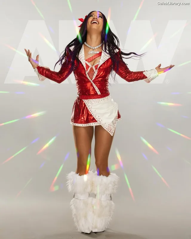 Sasha Banks photo 19 of 776