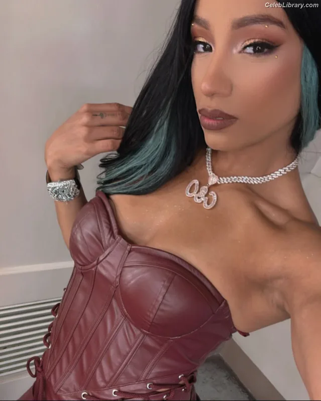 Sasha Banks photo 2 of 776