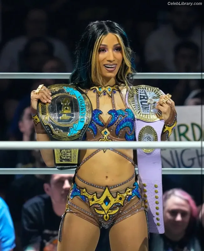 Sasha Banks photo 8 of 776