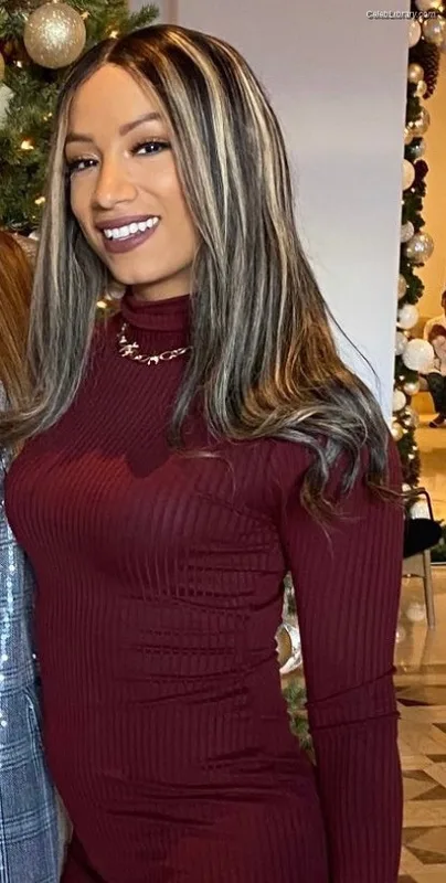 Sasha Banks photo 3 of 776