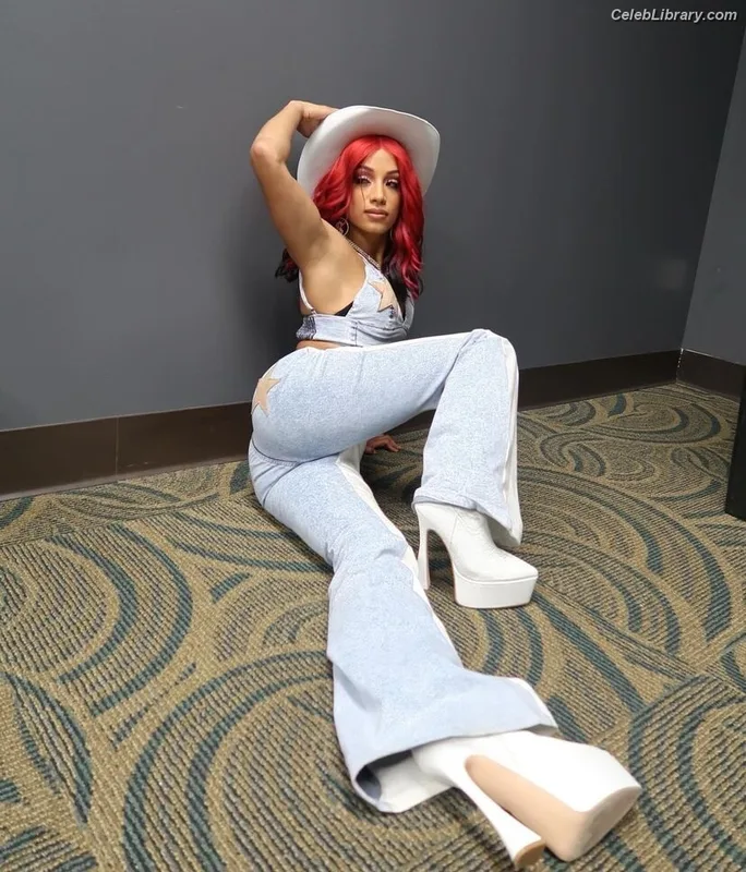 Sasha Banks photo 21 of 776