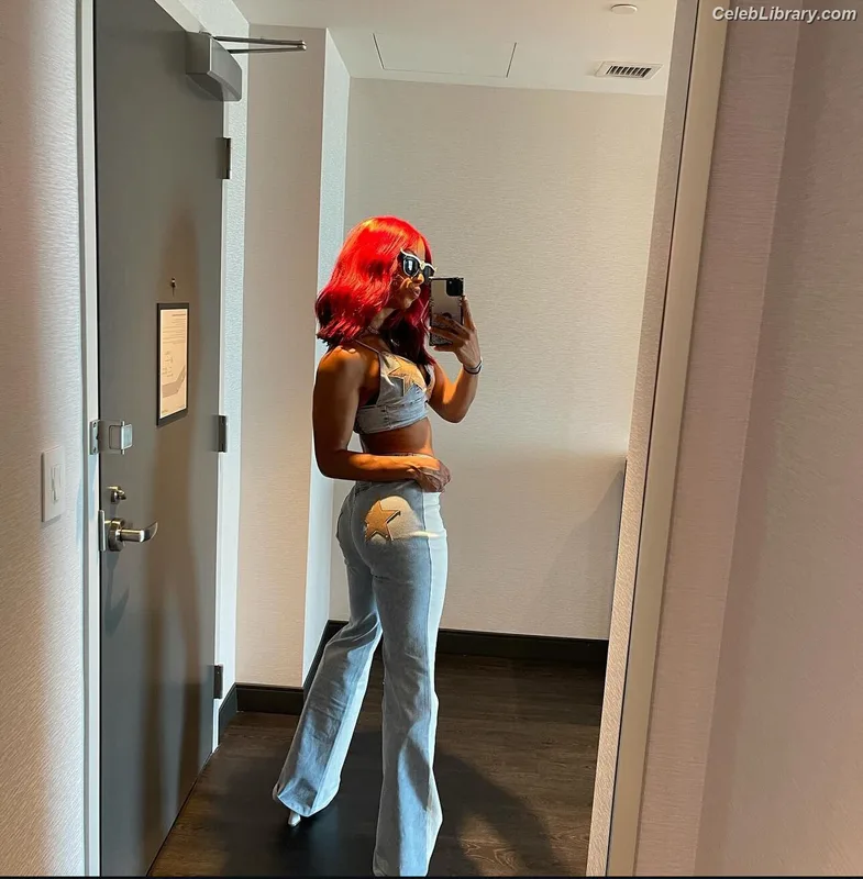 Sasha Banks photo 22 of 776