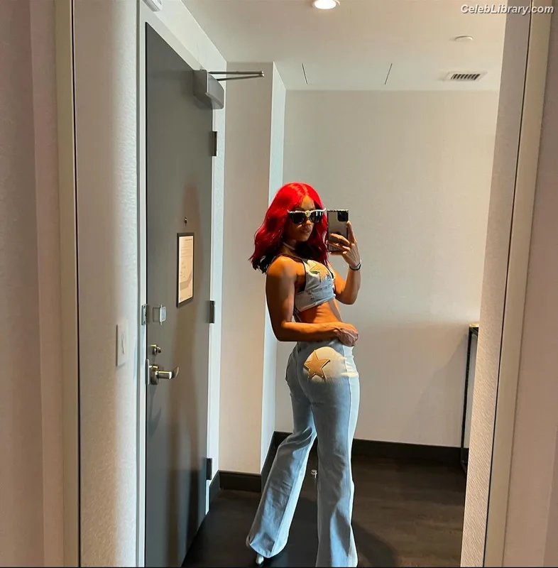Sasha Banks photo 23 of 776