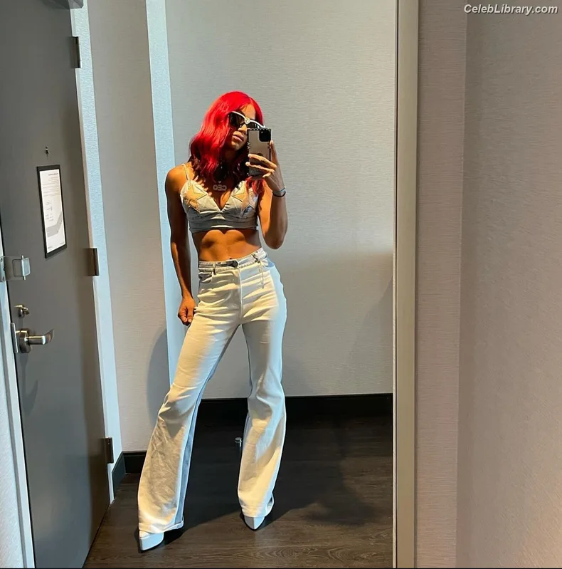 Sasha Banks photo 24 of 776