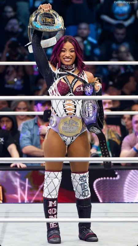 Sasha Banks photo 19 of 776