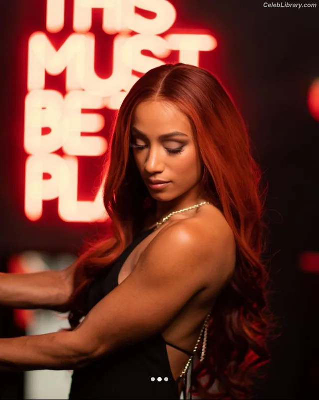 Sasha Banks photo 16 of 776