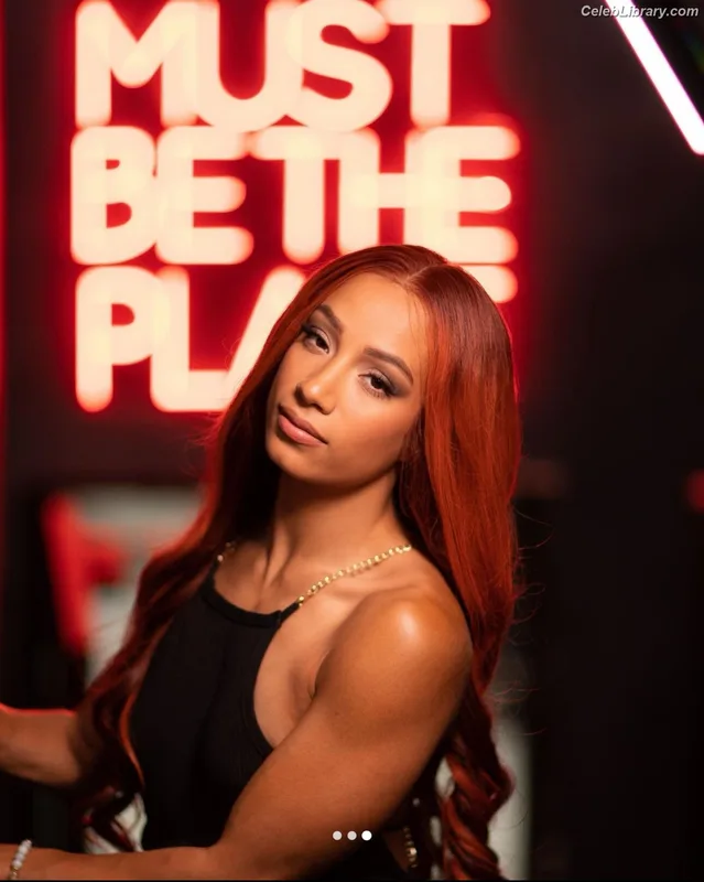 Sasha Banks photo 17 of 776