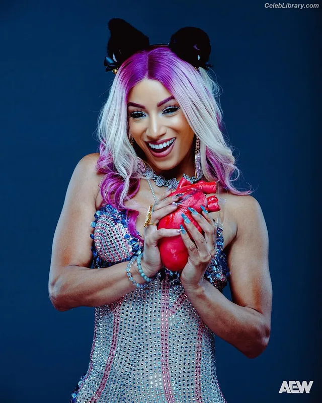 Sasha Banks photo 18 of 776