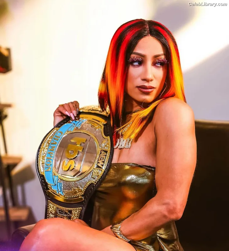 Sasha Banks photo 4 of 776