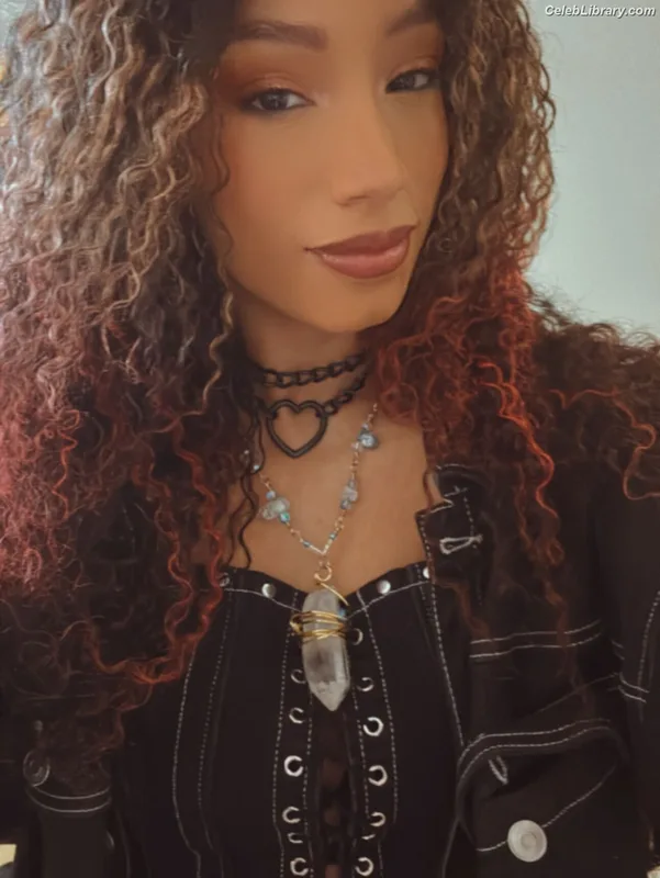 Sasha Banks photo 10 of 776