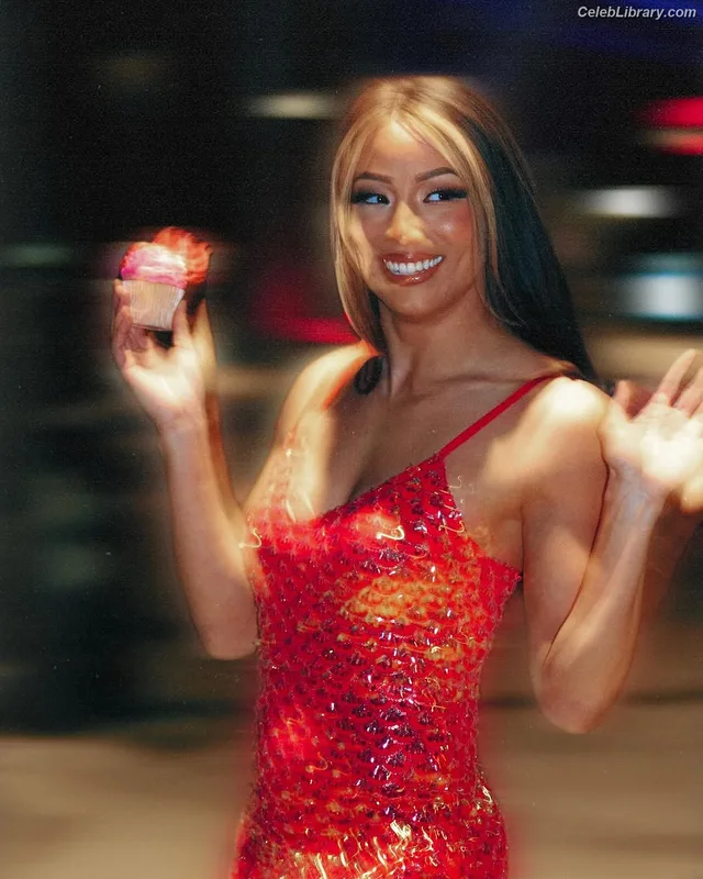 Sasha Banks photo 4 of 776