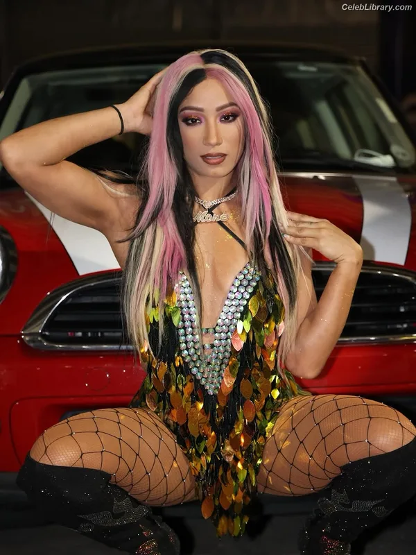 Sasha Banks photo 13 of 776