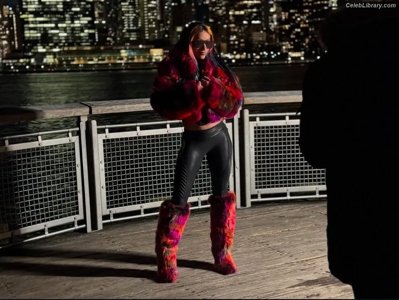 Sasha Banks photo 21 of 776