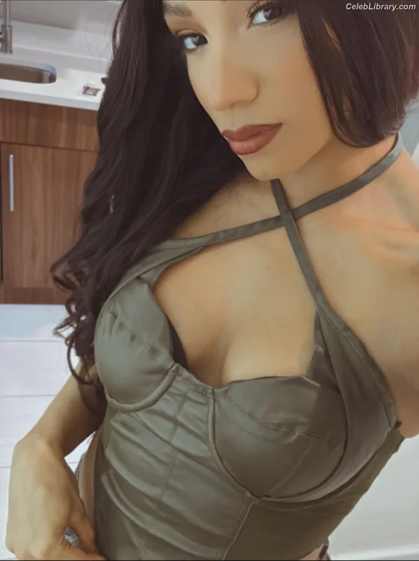Sasha Banks photo 10 of 776