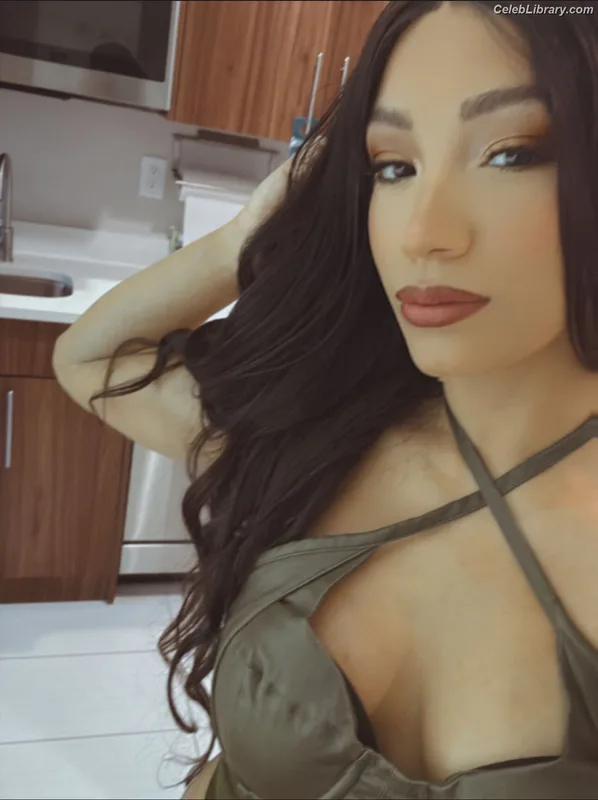 Sasha Banks photo 11 of 776