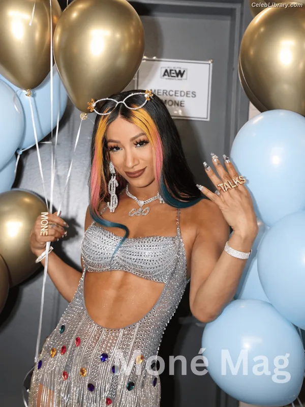 Sasha Banks photo 17 of 776