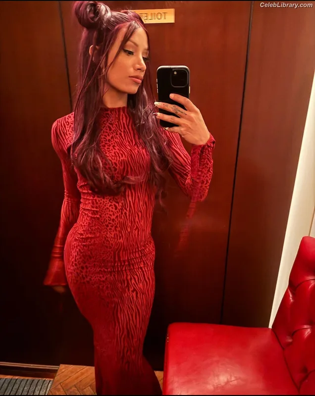 Sasha Banks photo 19 of 776