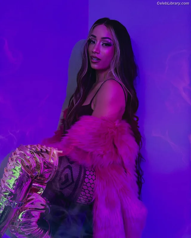 Sasha Banks photo 14 of 776