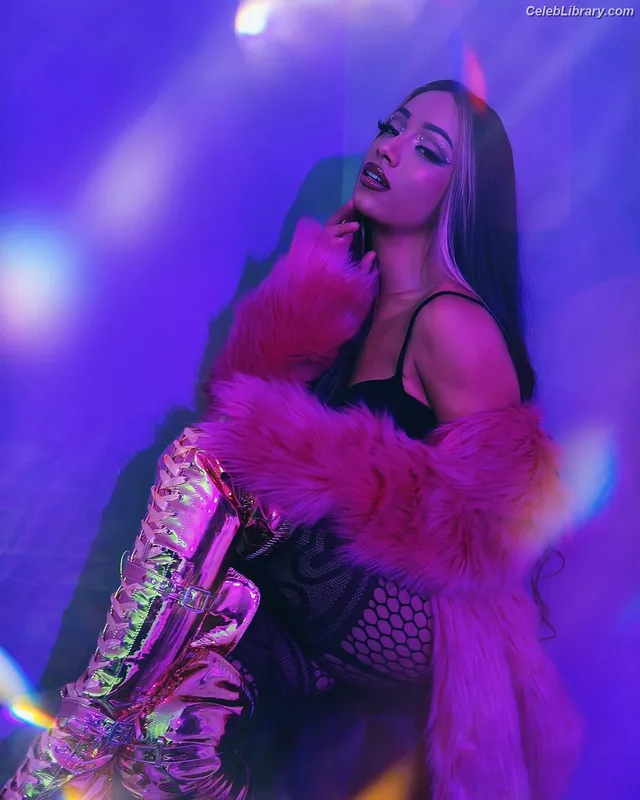 Sasha Banks photo 15 of 776