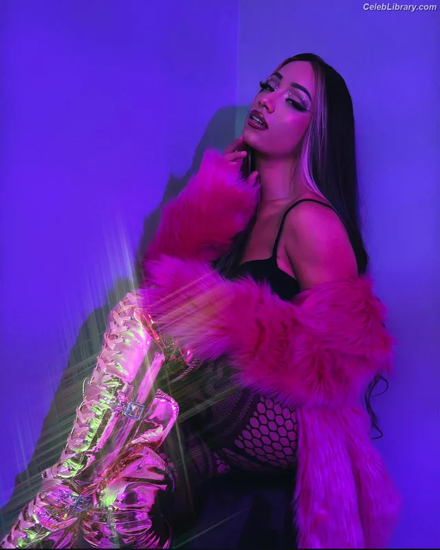 Sasha Banks photo 24 of 776