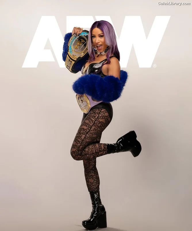 Sasha Banks photo 2 of 776