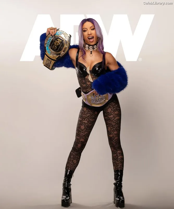 Sasha Banks photo 3 of 776